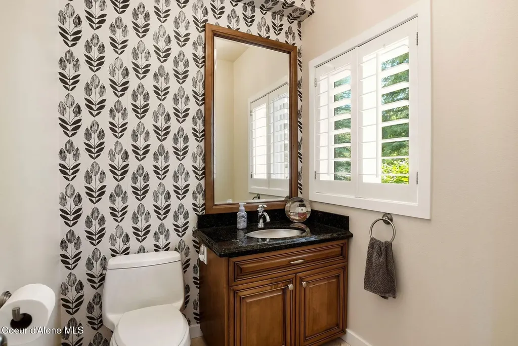 3839 E Bridgeview Drive Harrison ID 83833
