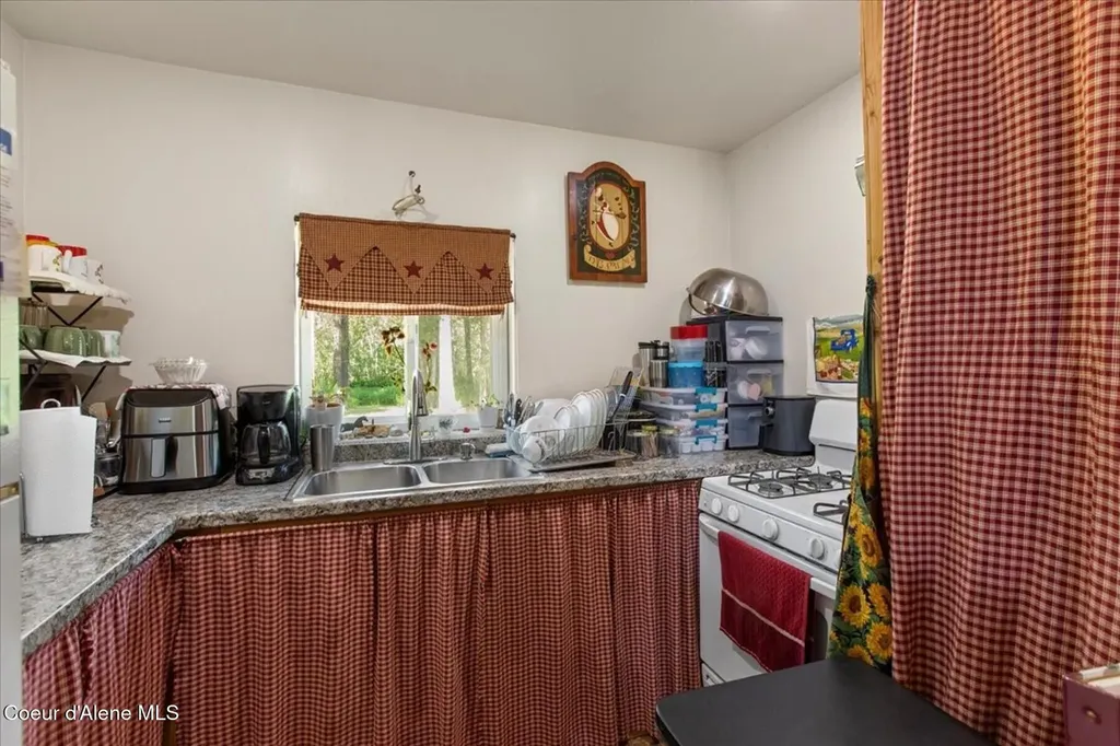 12 Hulett Hill Drive Sandpoint ID 83864