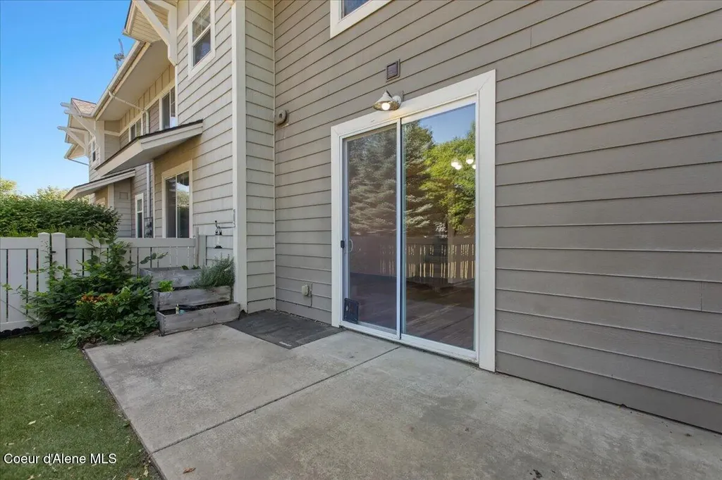 8786 N Avalanche Lane Hayden ID 83835