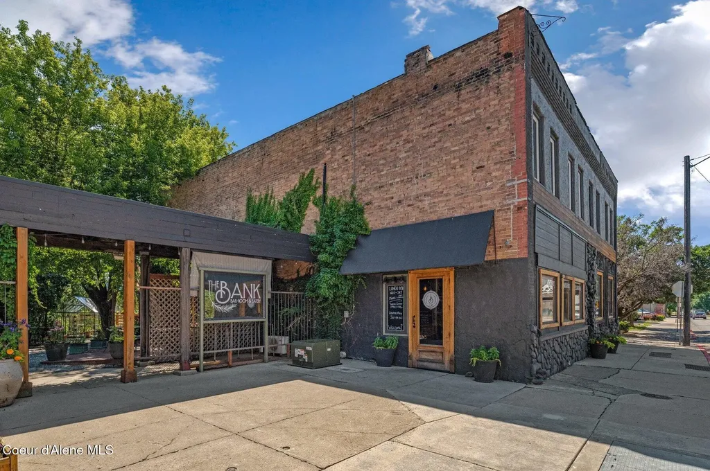 100 & 105 1st Avenue Sandpoint ID 83864