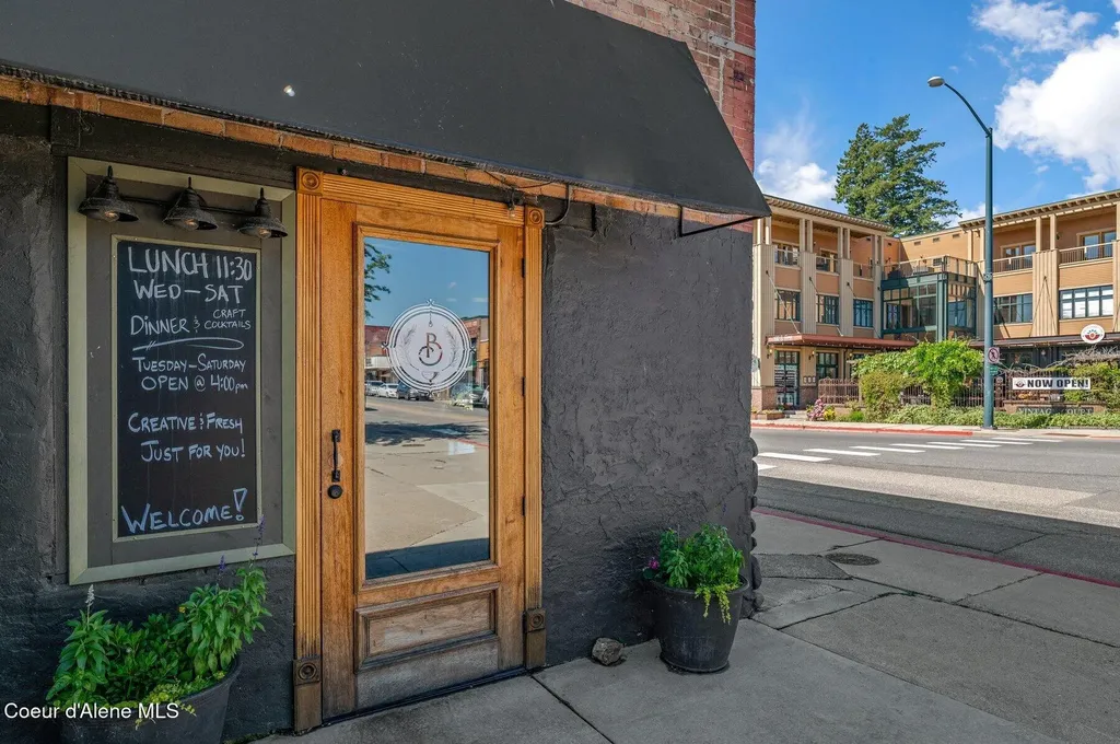 100 & 105 1st Avenue Sandpoint ID 83864
