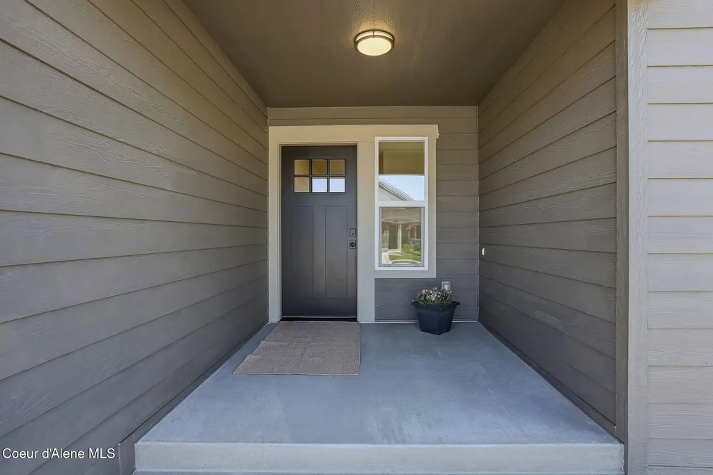 3476 N Blaze Loop Post Falls ID 83854