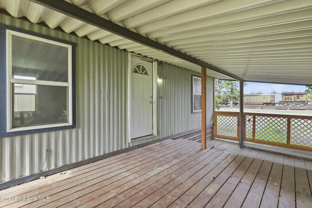 30120 N 1st Street Athol ID 83801
