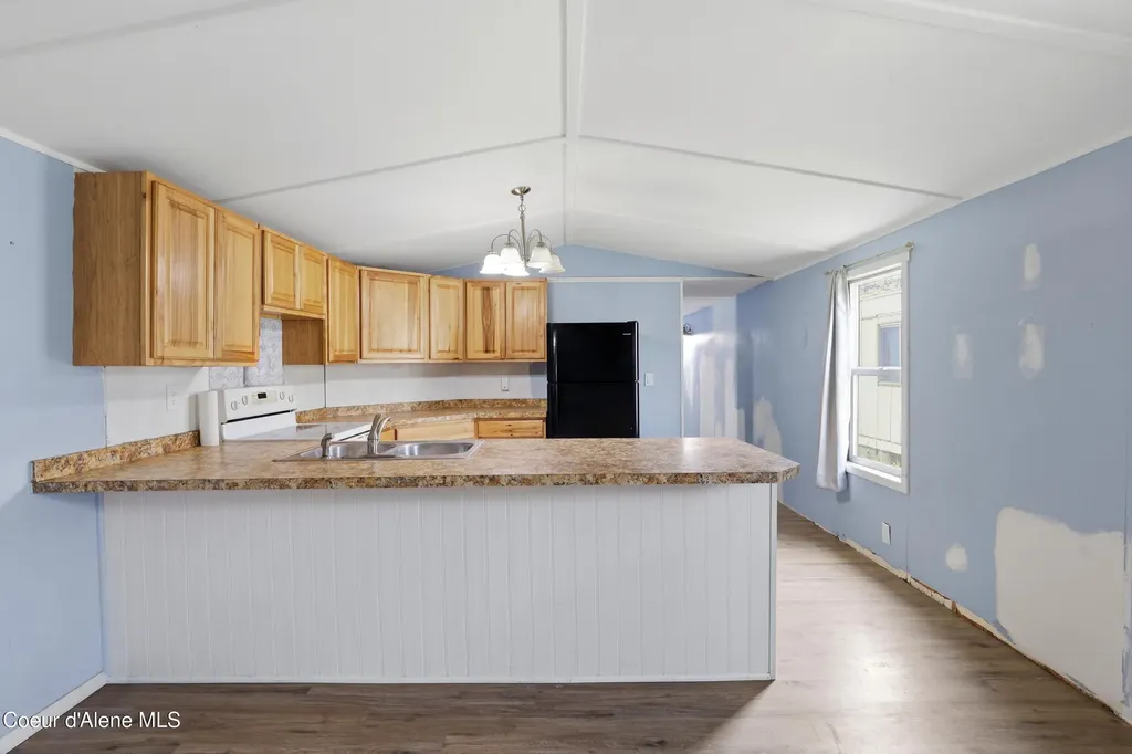 30120 N 1st Street Athol ID 83801