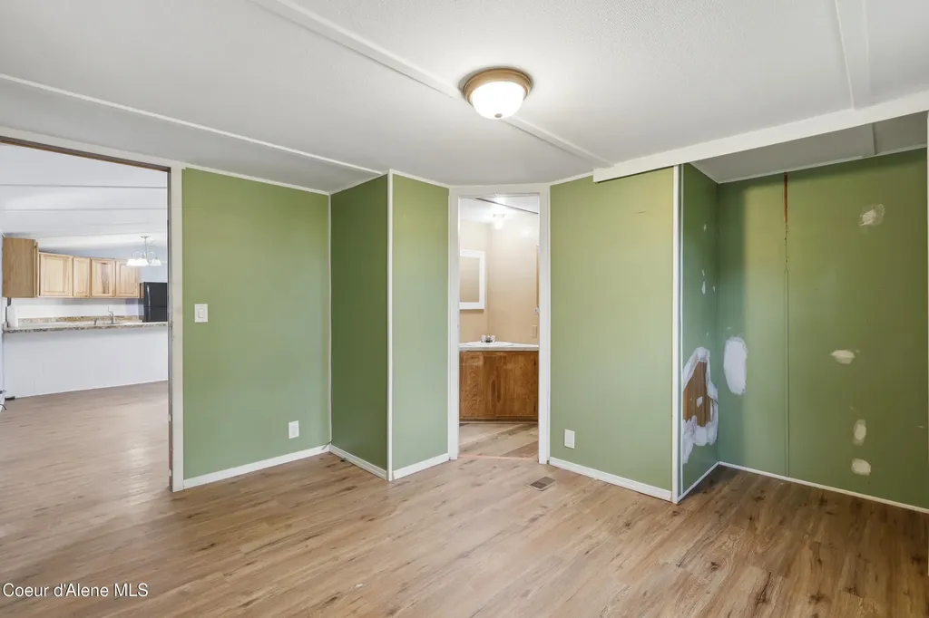 30120 N 1st Street Athol ID 83801