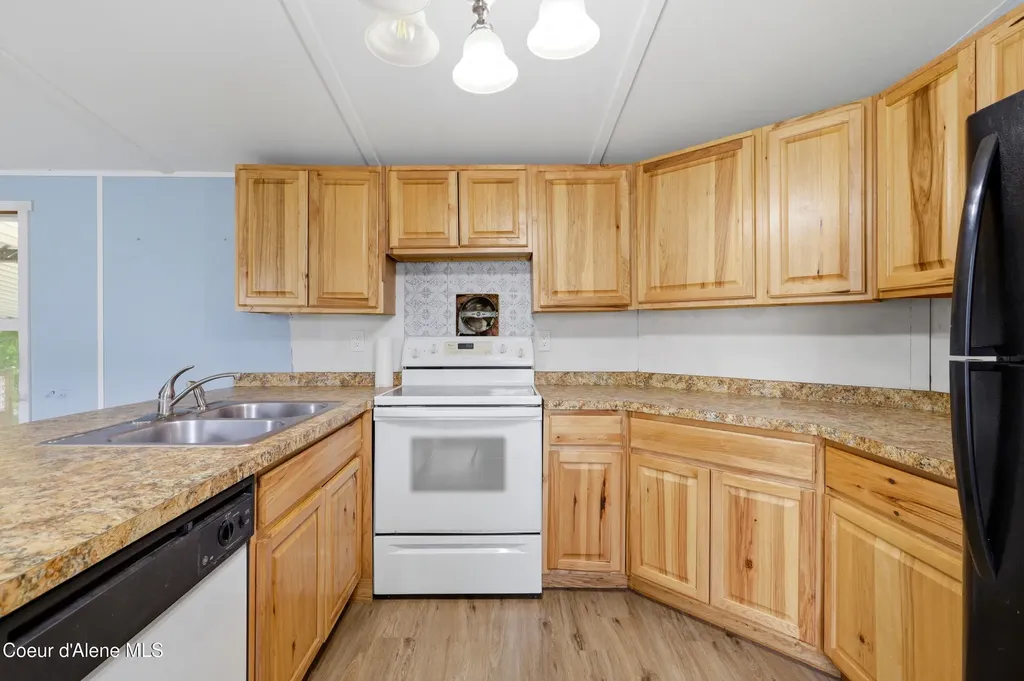 30120 N 1st Street Athol ID 83801