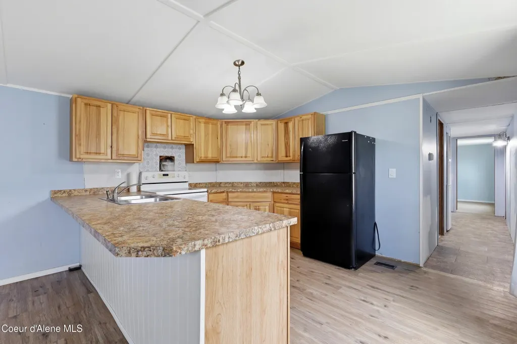 30120 N 1st Street Athol ID 83801