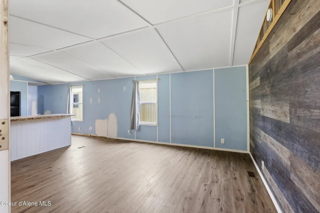30120 N 1st Street Athol ID 83801