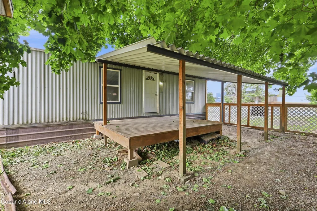 30120 N 1st Street Athol ID 83801