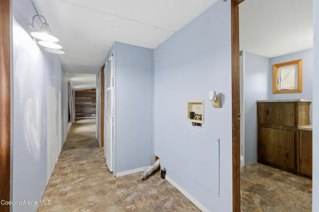 30120 N 1st Street Athol ID 83801