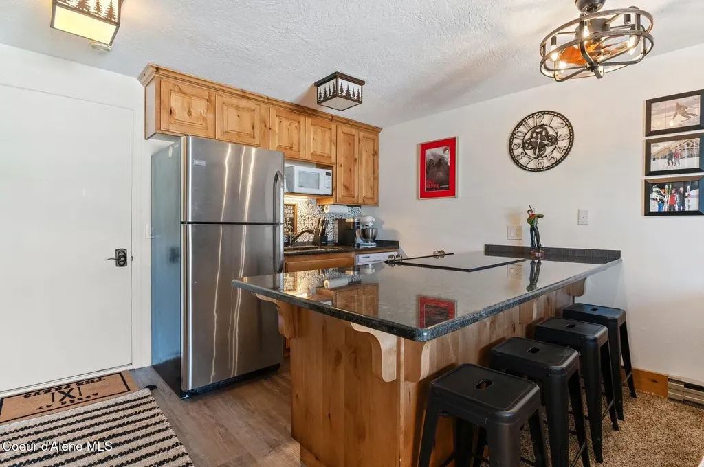 515 Northwest Passage Sandpoint ID 83864