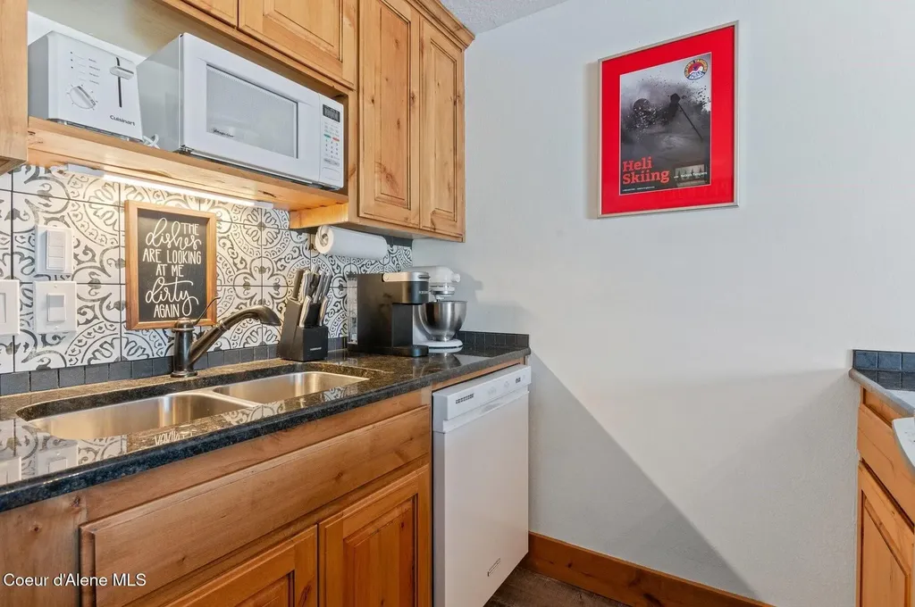 515 Northwest Passage Sandpoint ID 83864
