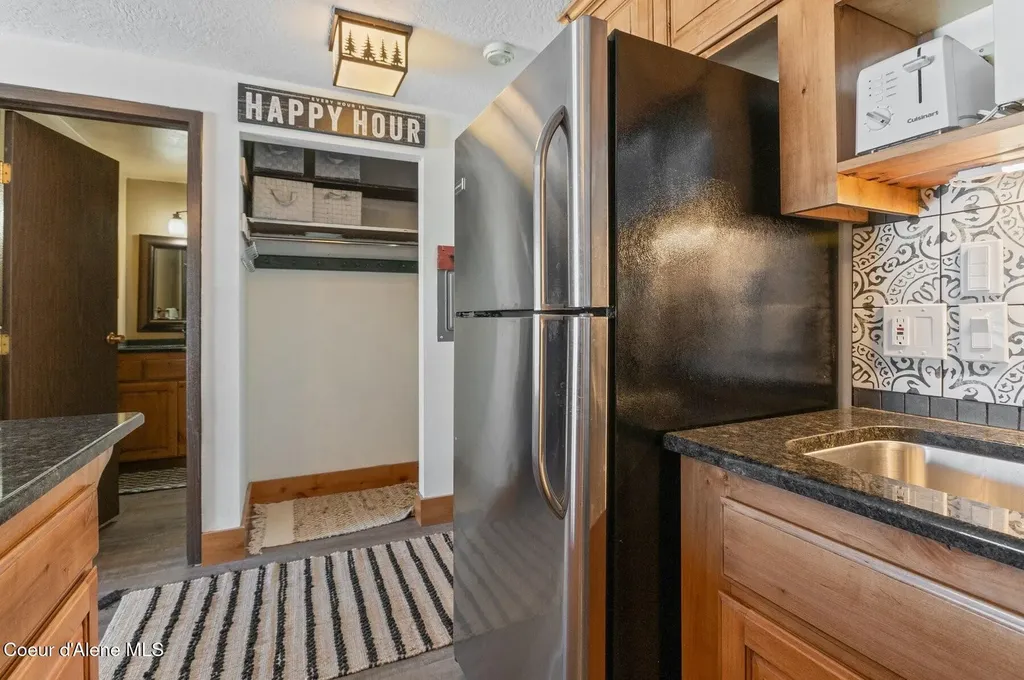 515 Northwest Passage Sandpoint ID 83864