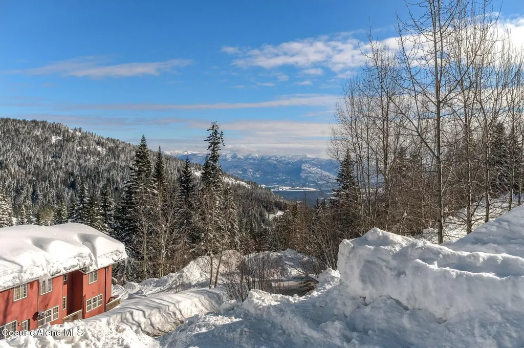 515 Northwest Passage Sandpoint ID 83864