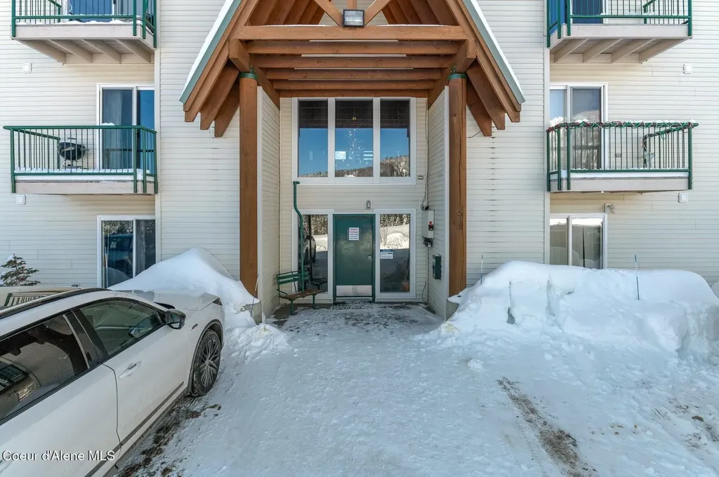 515 Northwest Passage Sandpoint ID 83864