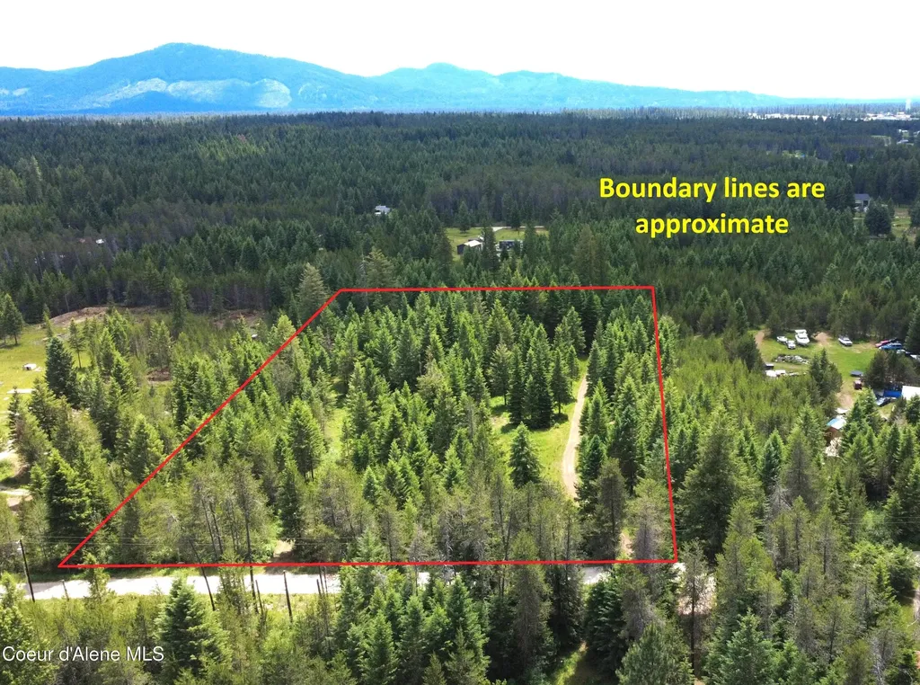 7248 E Honeysuckle Road Athol ID 83801