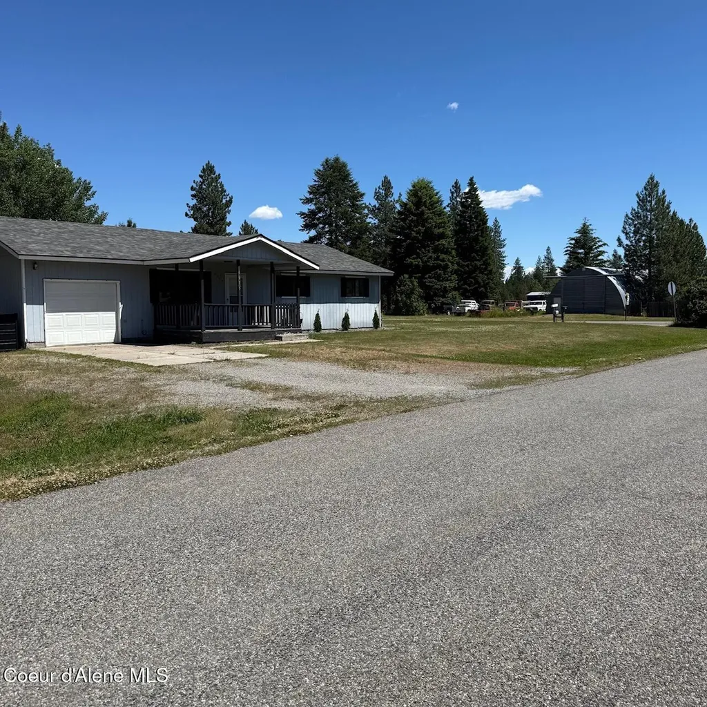6075 E Bertsch Avenue Athol ID 83801