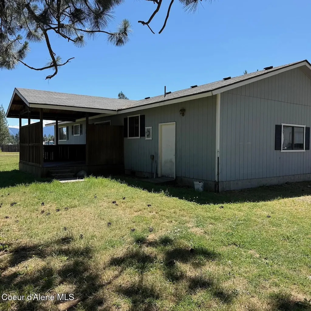 6075 E Bertsch Avenue Athol ID 83801