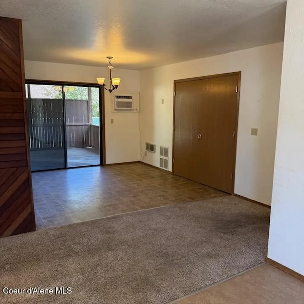 6075 E Bertsch Avenue Athol ID 83801