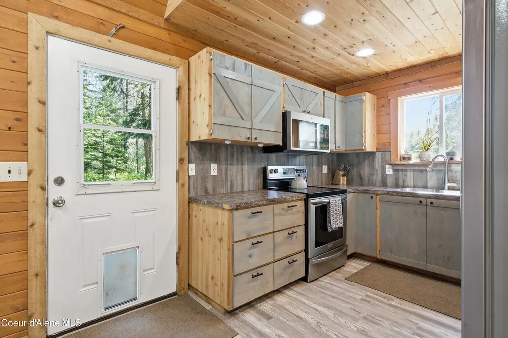 24554 N Estates Drive Athol ID 83801