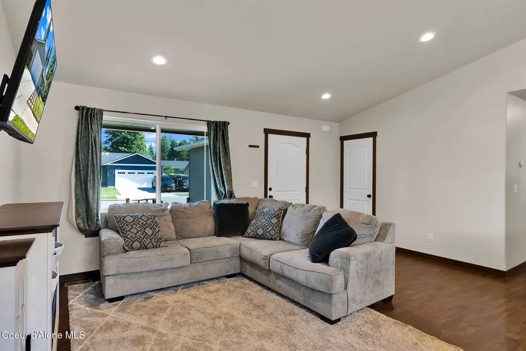 5802 W Joss Lane Spirit Lake ID 83869