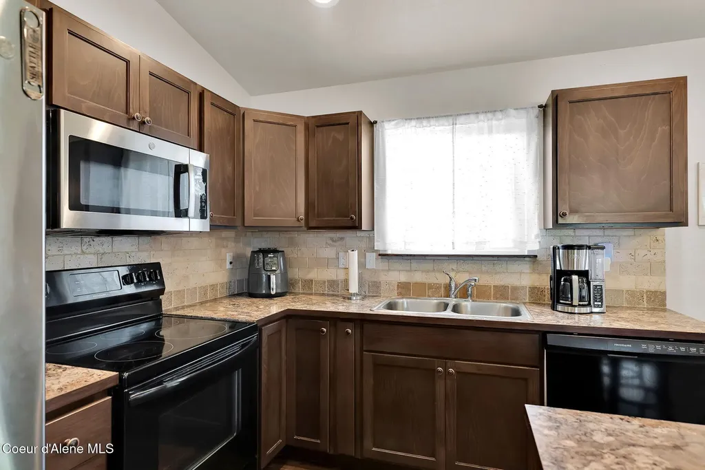 5802 W Joss Lane Spirit Lake ID 83869