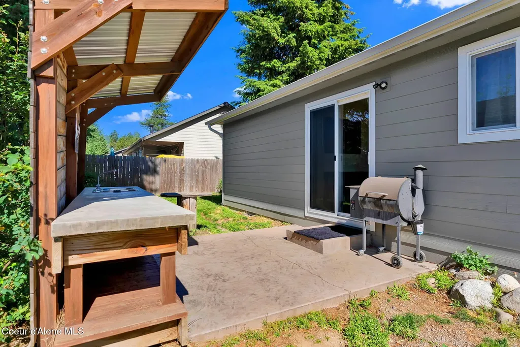 5802 W Joss Lane Spirit Lake ID 83869