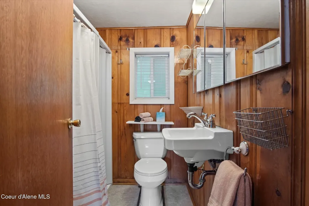 5860 W Freeman Road Rathdrum ID 83858