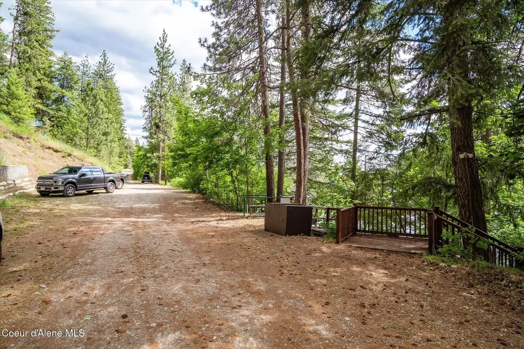 5860 W Freeman Road Rathdrum ID 83858