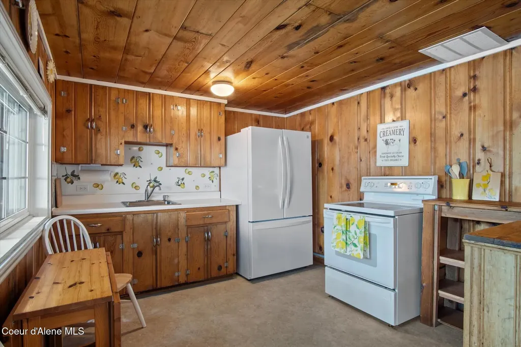 5860 W Freeman Road Rathdrum ID 83858