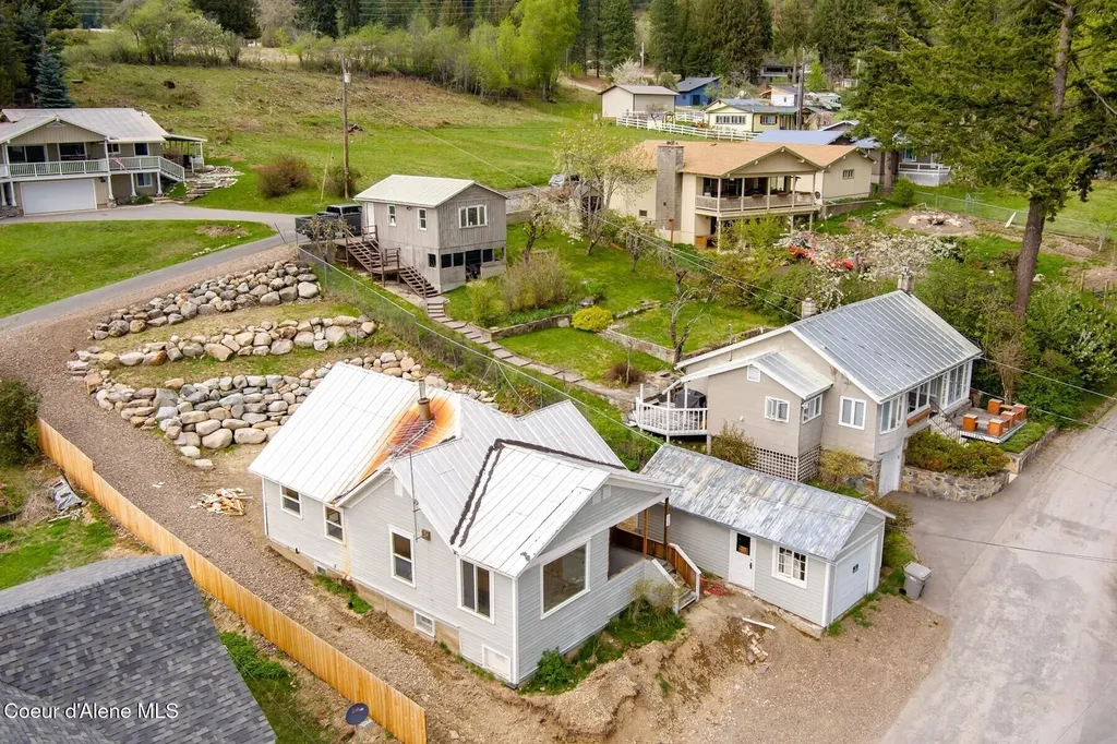 525 Big Hill Road Hope ID 83836