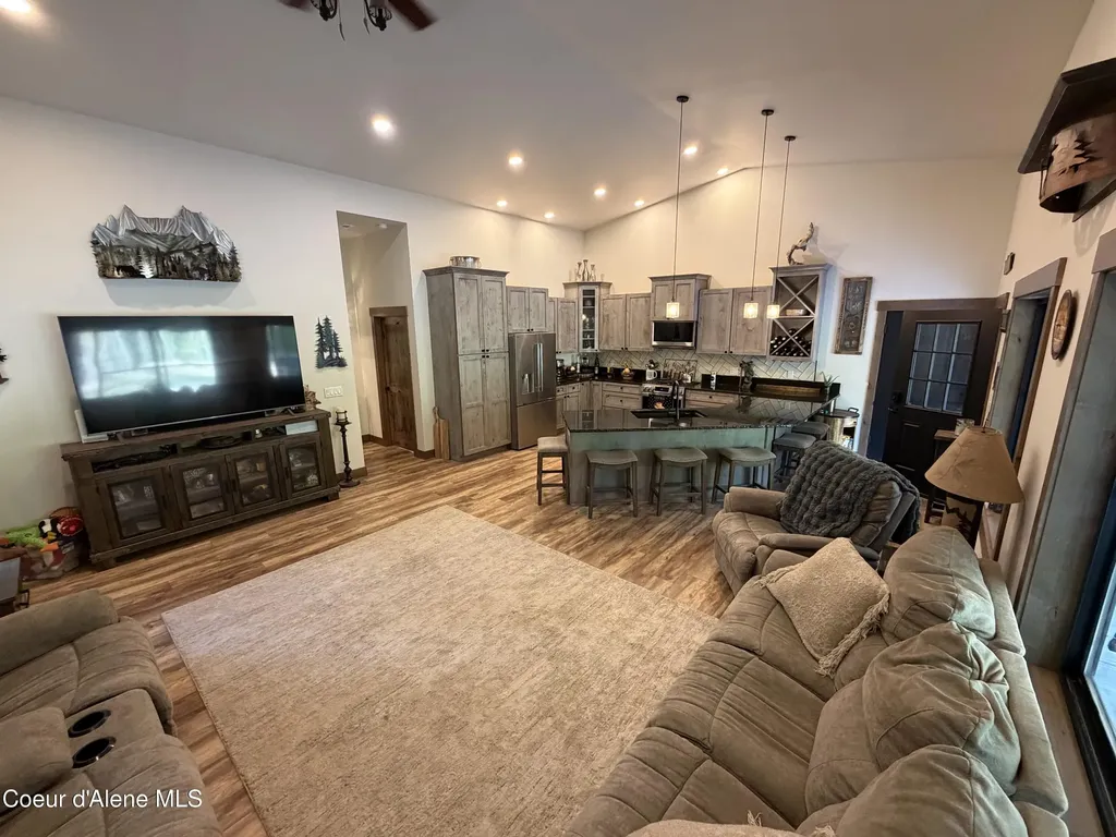 3667 Upper Gold Creek Road Sandpoint ID 83864