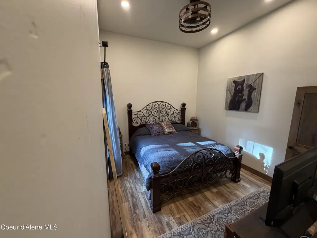 3667 Upper Gold Creek Road Sandpoint ID 83864