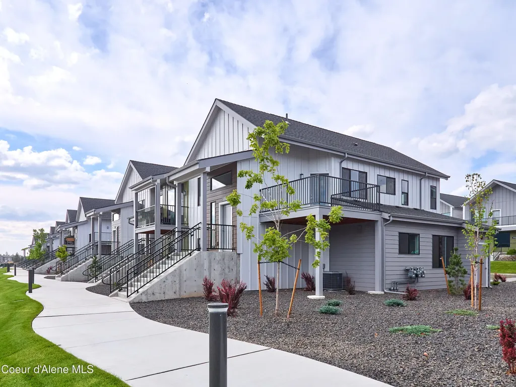 1229 E Millworx Loop Post Falls ID 83854