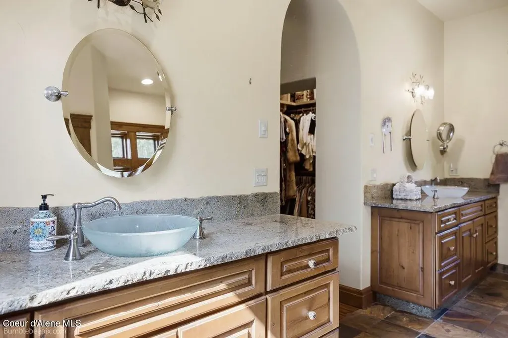 55 La Vita Bella Lane Hope ID 83836