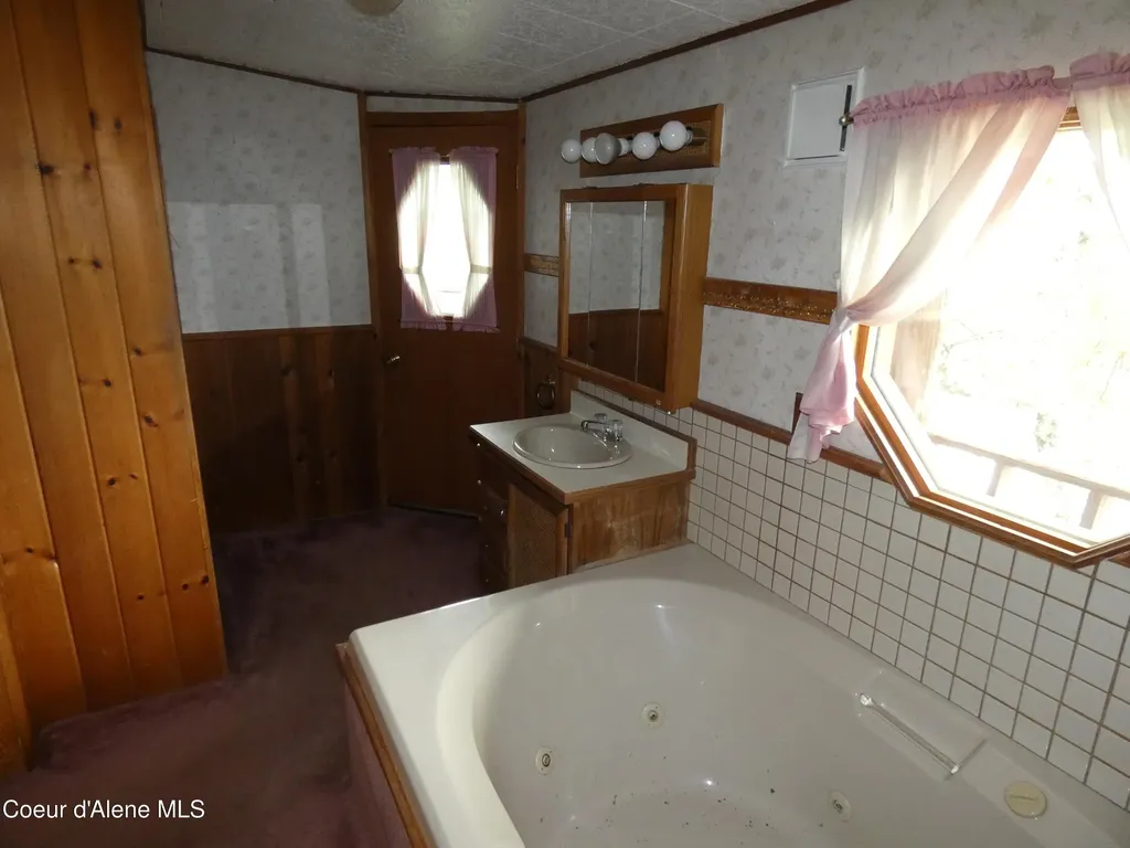 6468 Comanche Street Bonners Ferry ID 83805