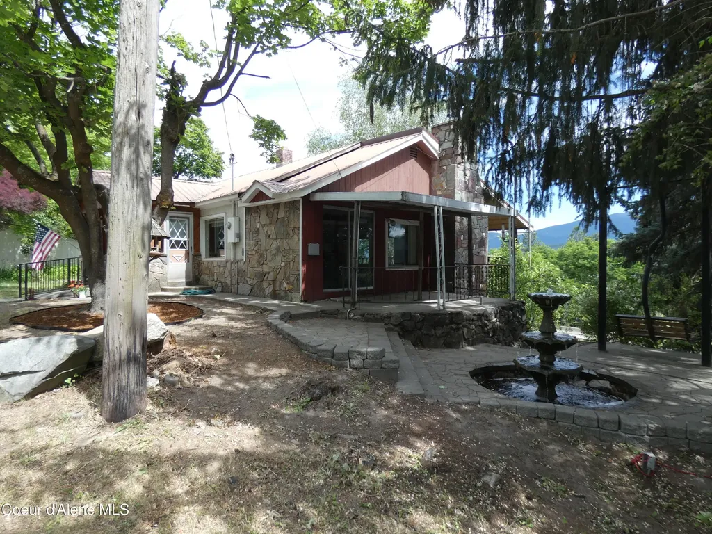 6468 Comanche Street Bonners Ferry ID 83805