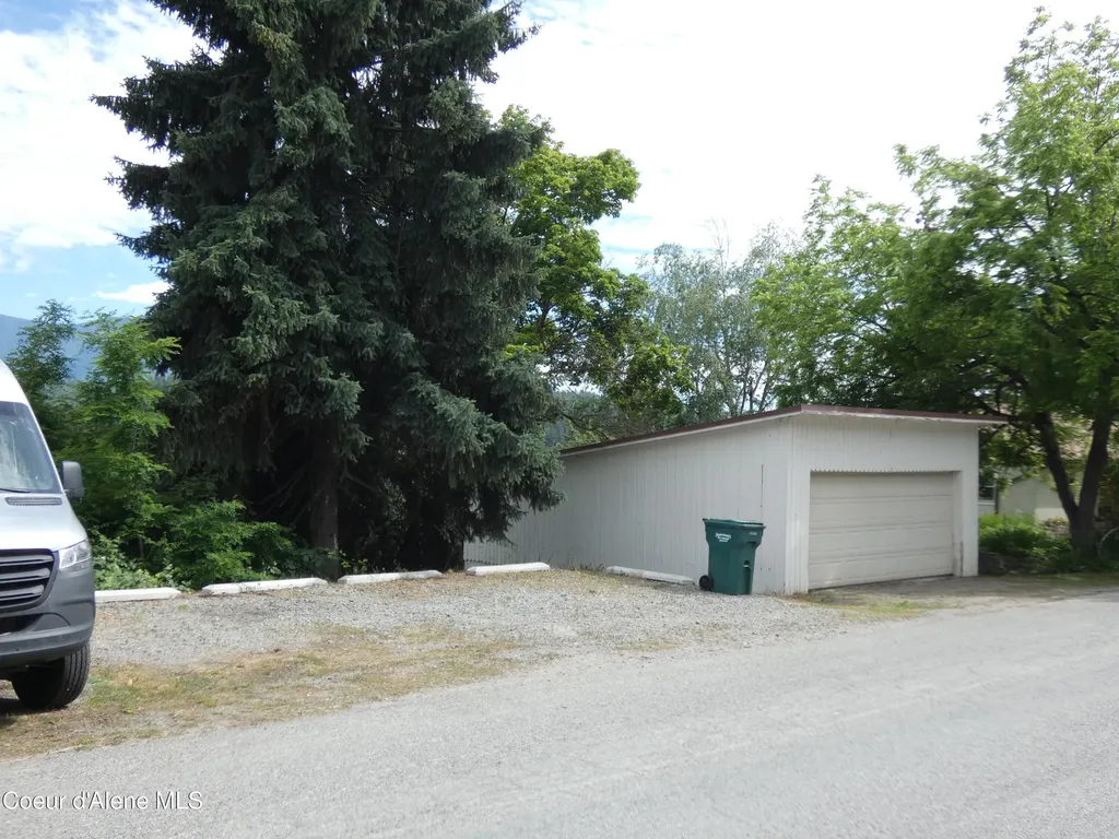 6468 Comanche Street Bonners Ferry ID 83805