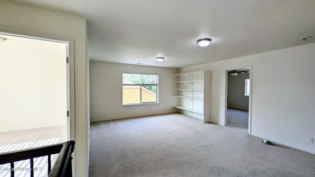 8683 N Salmonberry Loop Hayden ID 83835