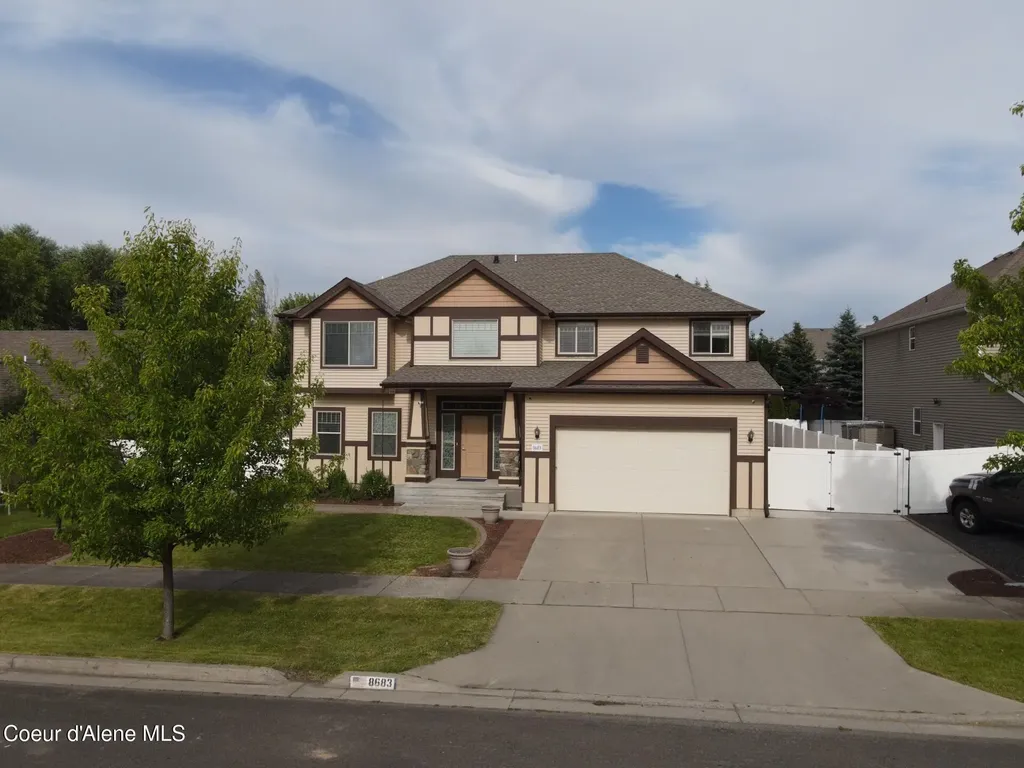 8683 N Salmonberry Loop Hayden ID 83835