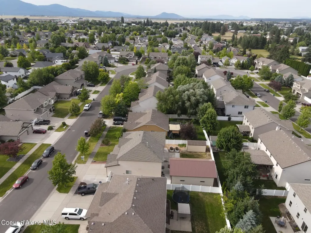 8683 N Salmonberry Loop Hayden ID 83835