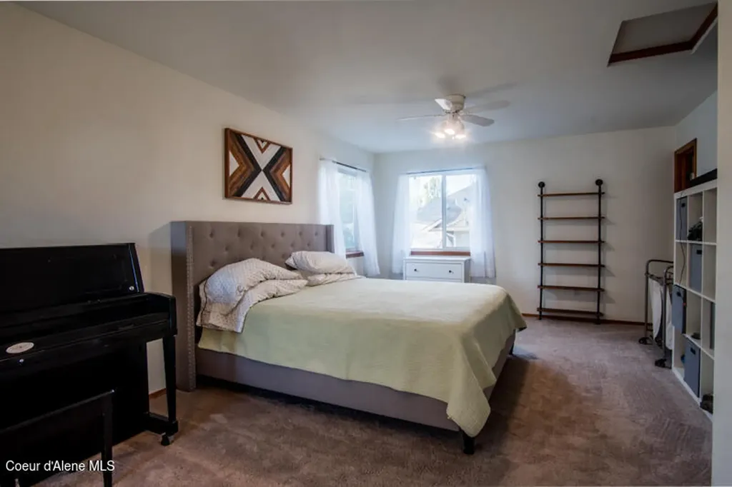 8579 N Cloverleaf Drive Hayden ID 83835