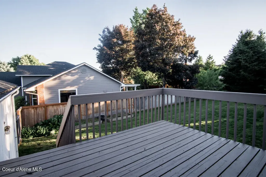 8579 N Cloverleaf Drive Hayden ID 83835