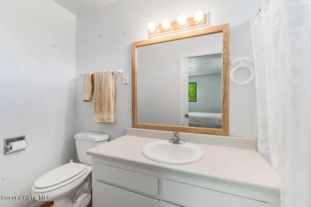 1495 Colburn Culver Road Sandpoint ID 83864