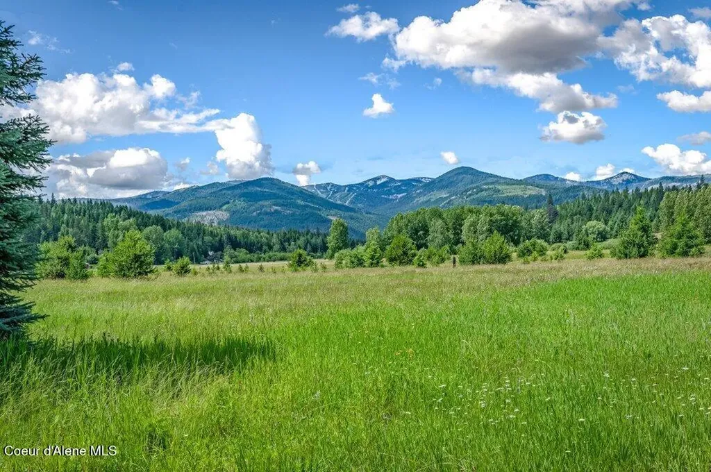 1495 Colburn Culver Road Sandpoint ID 83864