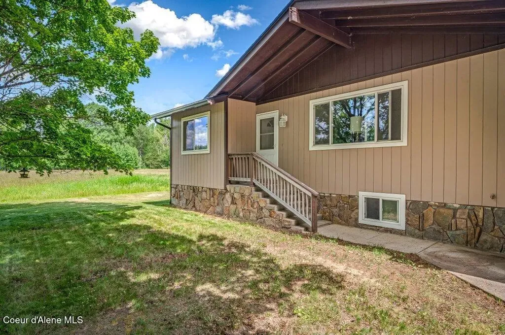 1495 Colburn Culver Road Sandpoint ID 83864
