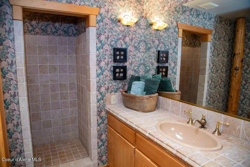 440 Pringle Avenue Hope ID 83836