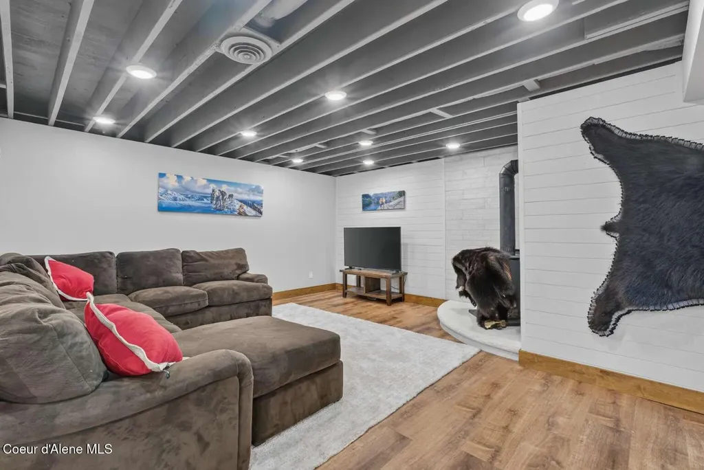 1162 Hickey Road Sandpoint ID 83864