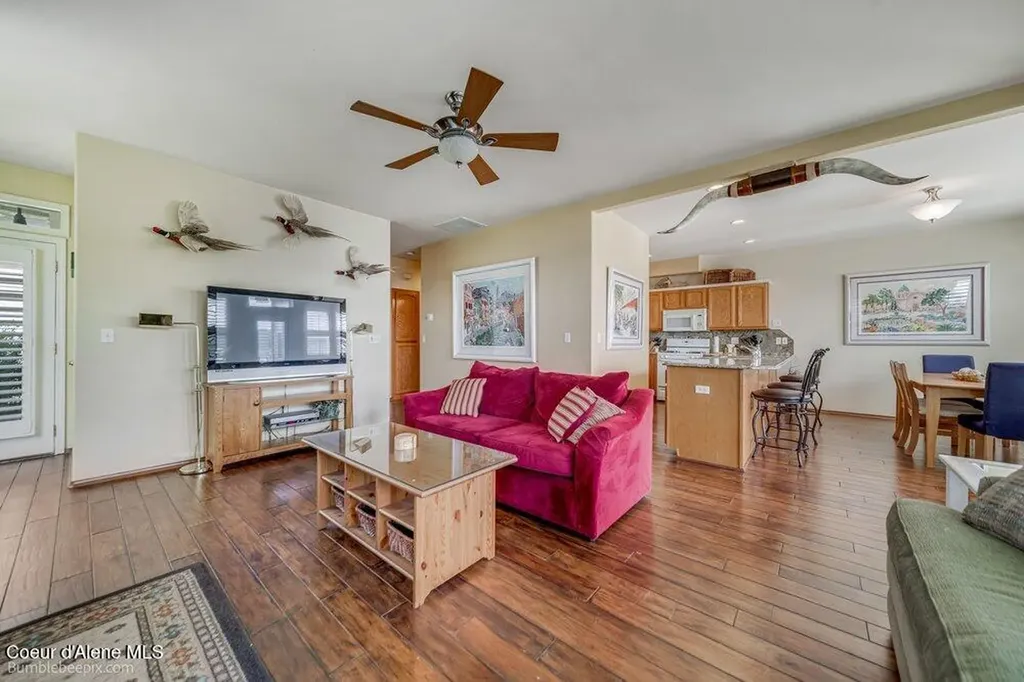 46700 E Highway 200 Hope ID 83836