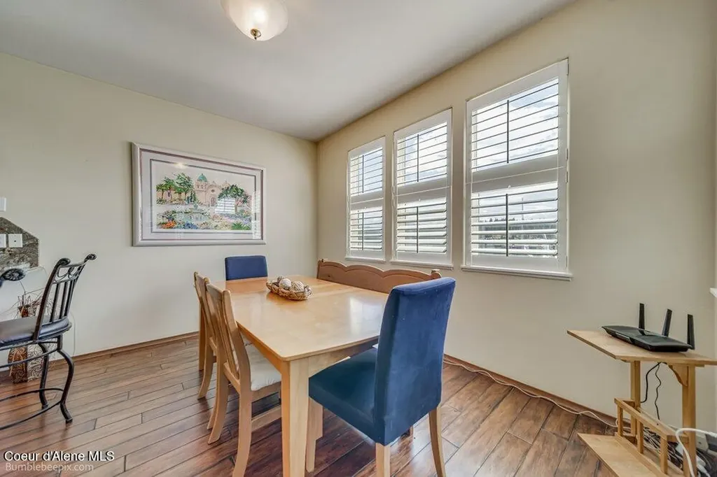 46700 E Highway 200 Hope ID 83836